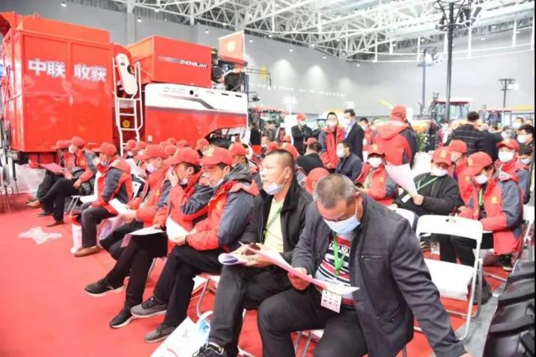 秉承“用户”价值理念 郑州中联农机用户俱乐部成立