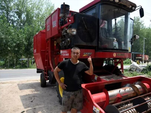 开封通许朱先生购中联收获4HZJ-2500自走式花生捡拾收获机
